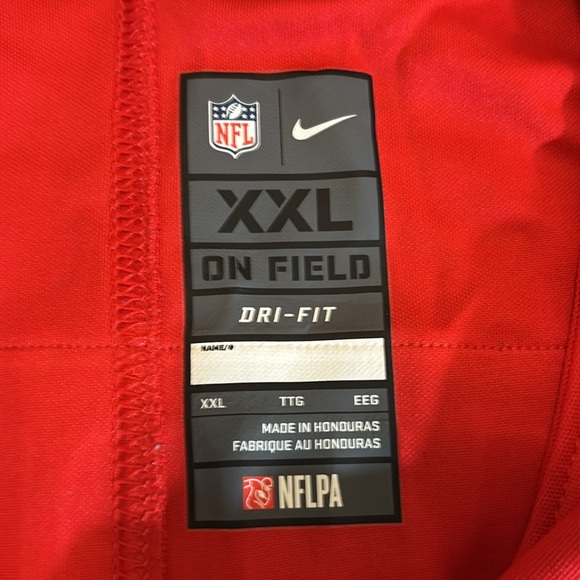 Nike Kansas City Chiefs Mahomes Red and White Football Jersey On Field - Picture 5 of 7